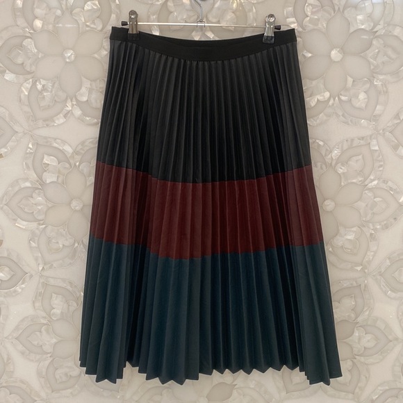 BCBGMAXAZRIA Elsa Pleated Colorblock Vegan Faux Leather Skirt Size Small - Picture 4 of 9